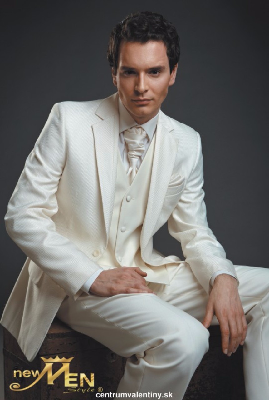 Красивые мужчины в белом. Свадебный костюм мужской. Красивый мужчина в костюме. Мужчина в белом костюме. Белый костюм мужской.