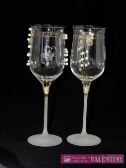 Svadobné poháre víno
