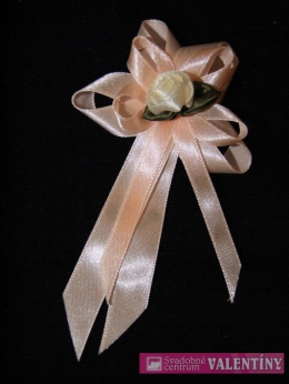 svadobné pierko marhuľové kvet krémový