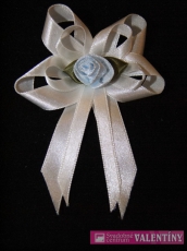 svadobné pierko biele kvet modrý