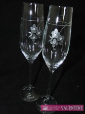 Elegantné poháre s kvetmi použité swarovské komponenti